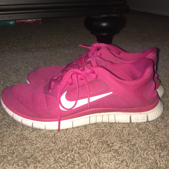 Nike Shoes - Nike Sneakers lightly worn